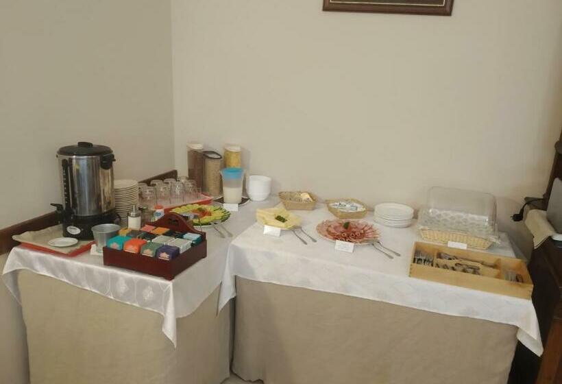 민박 Pollushof Panzió és étterem