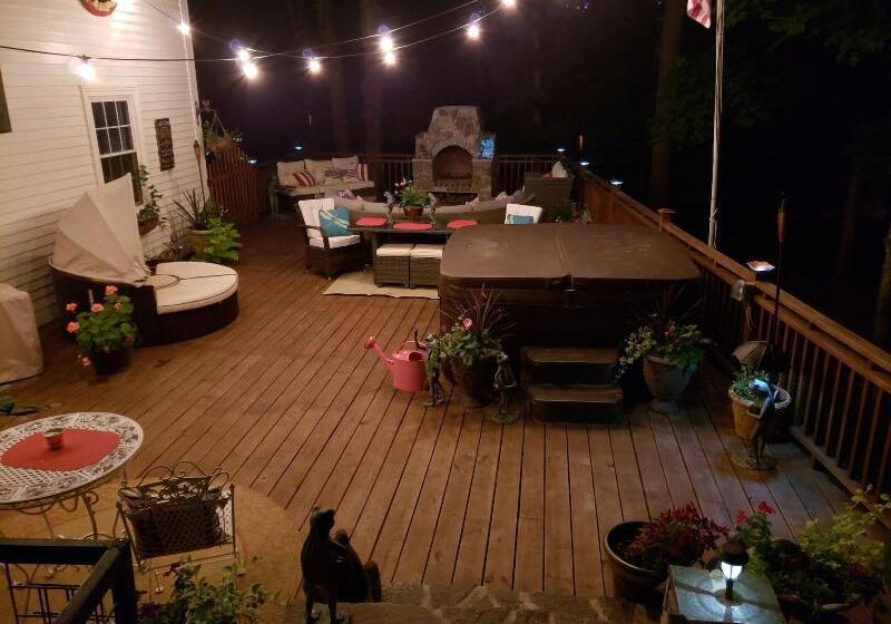 مبيت وإفطار The Perkins House