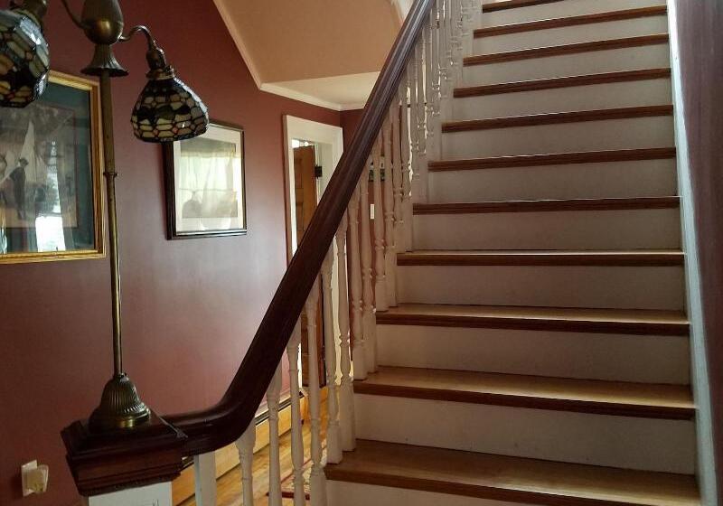 مبيت وإفطار The Perkins House