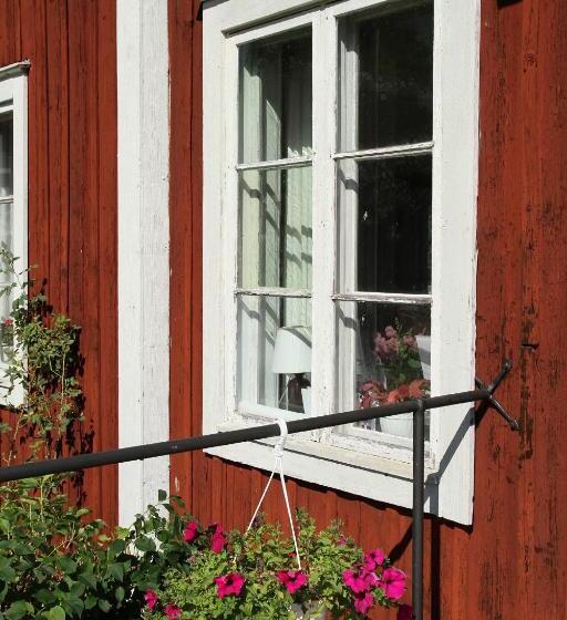Frägsta Hälsingegård B&b