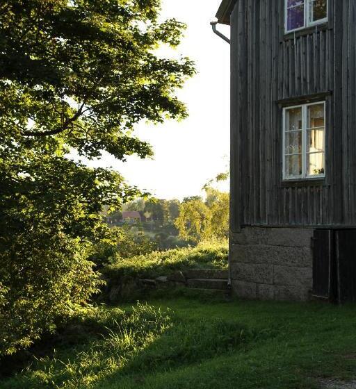 Frägsta Hälsingegård B&b