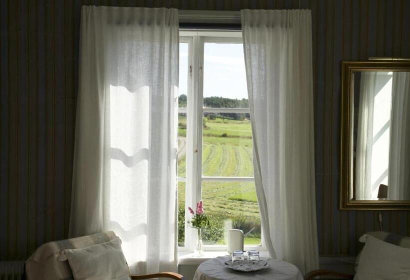 Frägsta Hälsingegård B&b