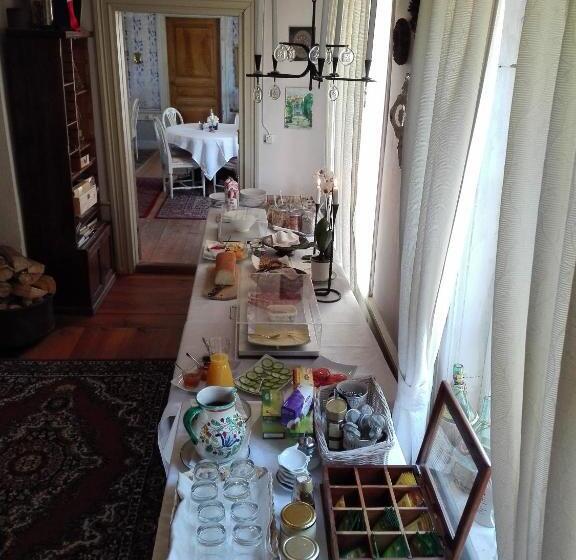 Frägsta Hälsingegård B&b