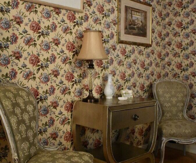 Harbour House Inn B&b