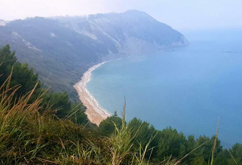 בית מלון כפרי La Collina Dei Cavalieri