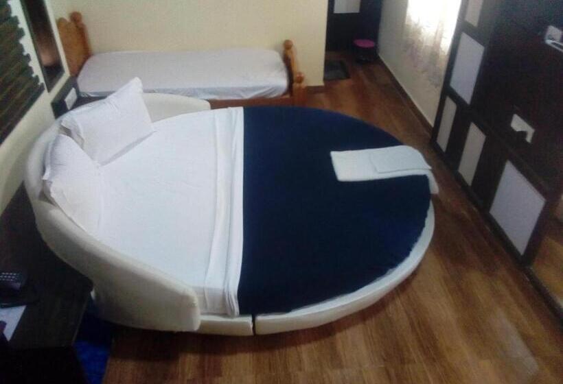 فندق Anandhiram Heritage