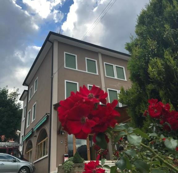 Отель Carla Failela