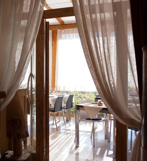 Отель Carla Failela