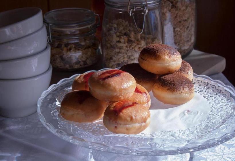 Отель Carla Failela