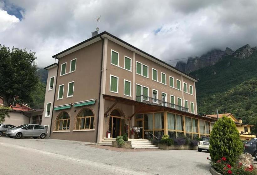 Отель Carla Failela