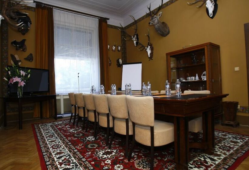 هتل Chateau Kotěra