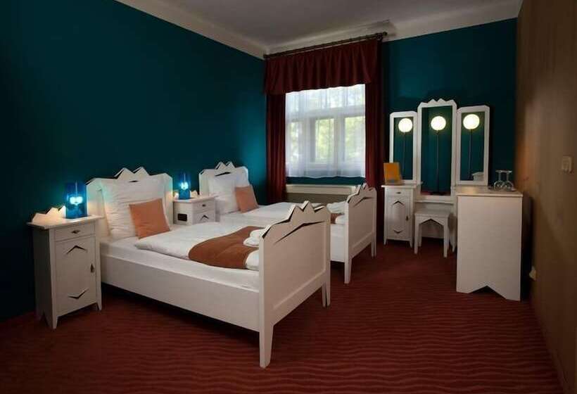 هتل Chateau Kotěra