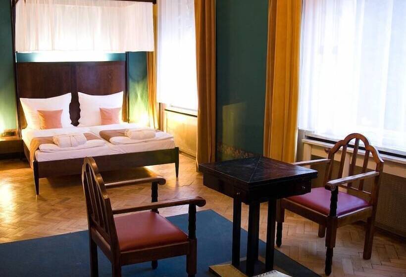 هتل Chateau Kotěra