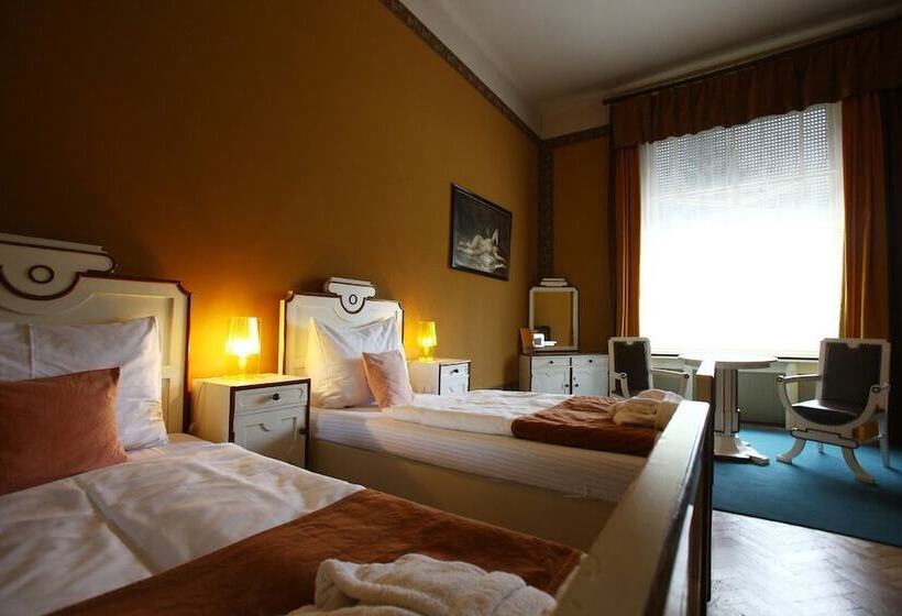 هتل Chateau Kotěra