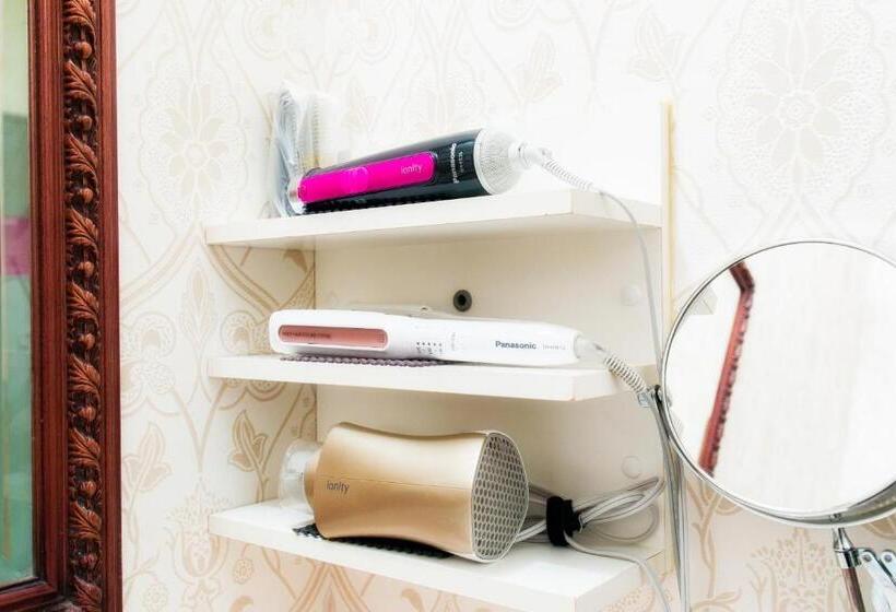 هتل Christmas Night At The Opera