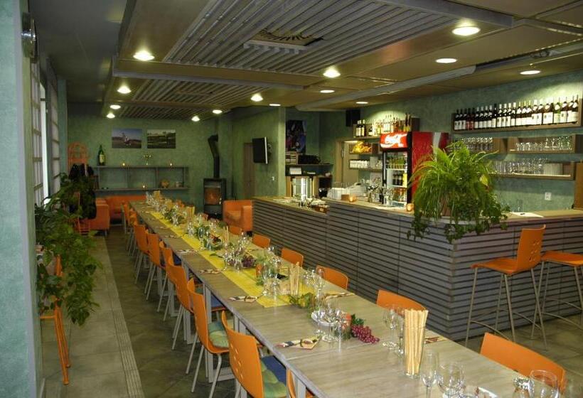 בית מלון כפרי Devítka