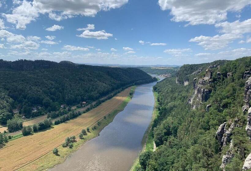 בית מלון כפרי Devítka