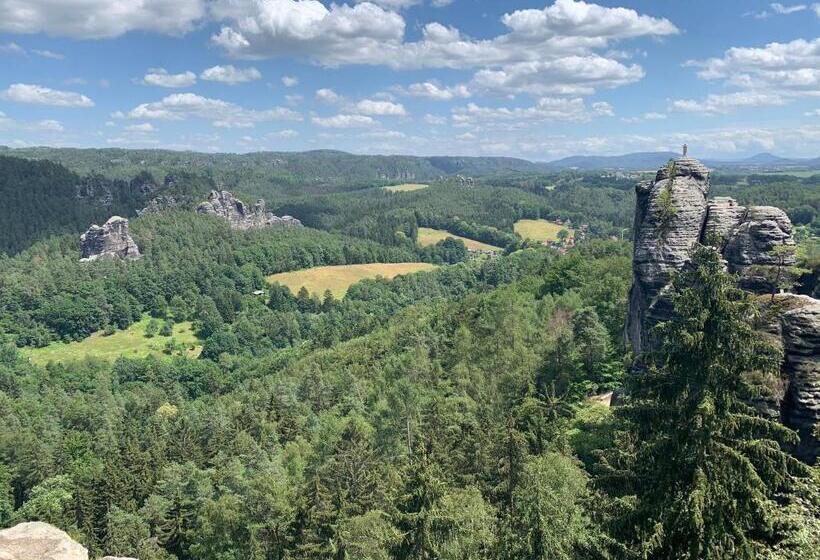 בית מלון כפרי Devítka