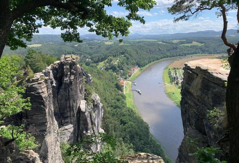 בית מלון כפרי Devítka