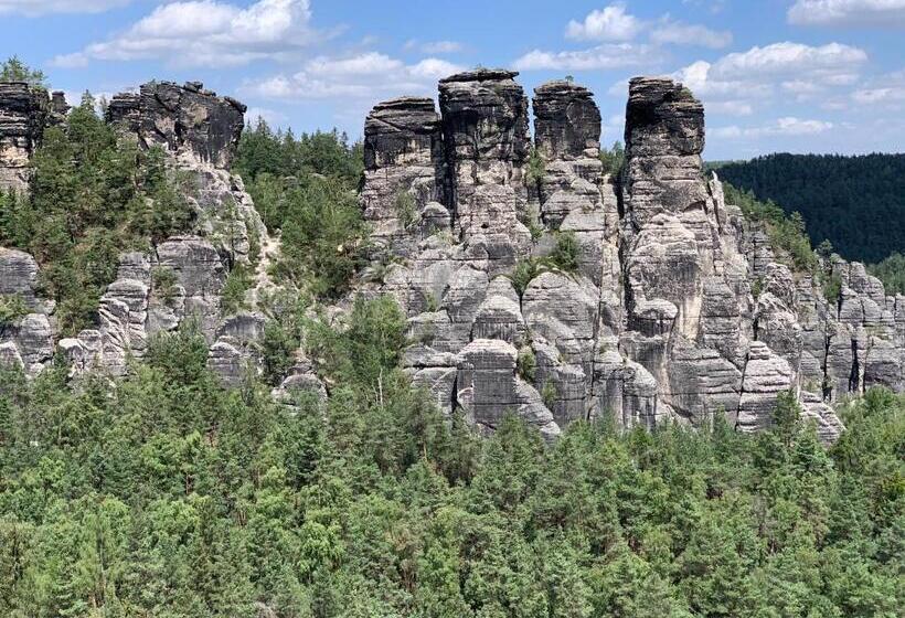 בית מלון כפרי Devítka