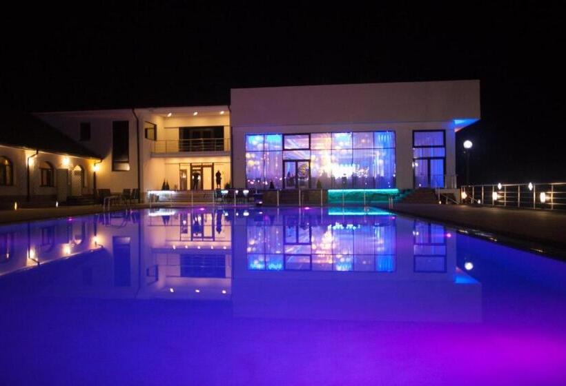 Отель Evergreen