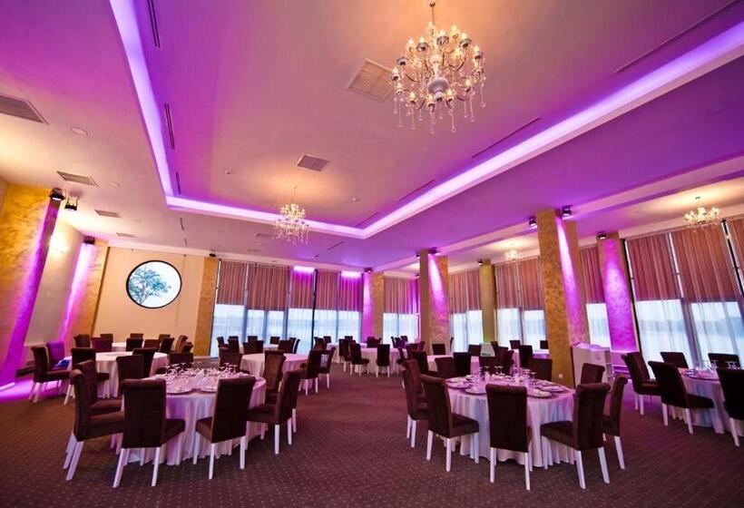 Отель Evergreen