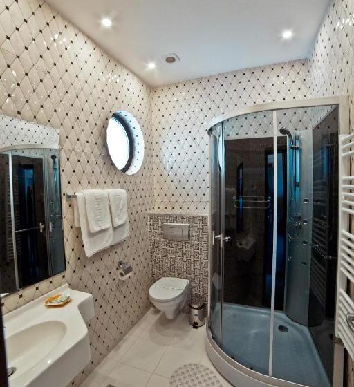 Отель Evergreen