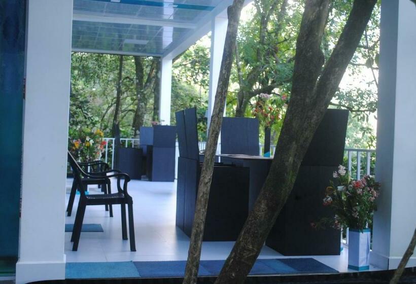 فندق Glass Rooms Accommodations Adam S Peak