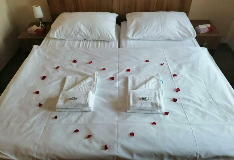 בית מלון כפרי Horse Riding   Jezdecký Areál Tršice