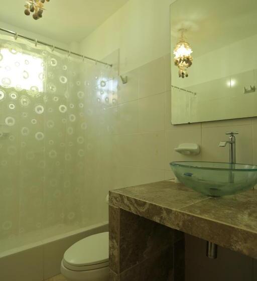 호텔 Los Cocos De Vichayito