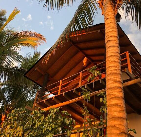 호텔 Los Cocos De Vichayito