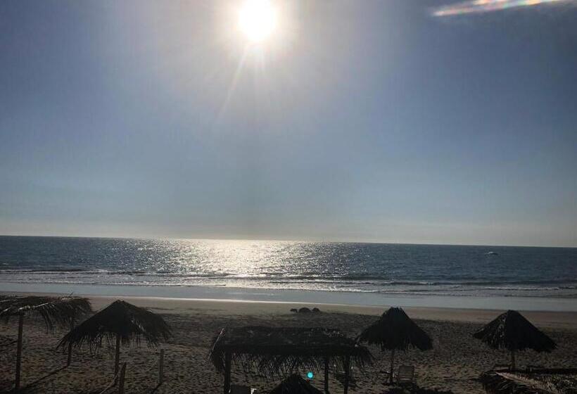 호텔 Los Cocos De Vichayito