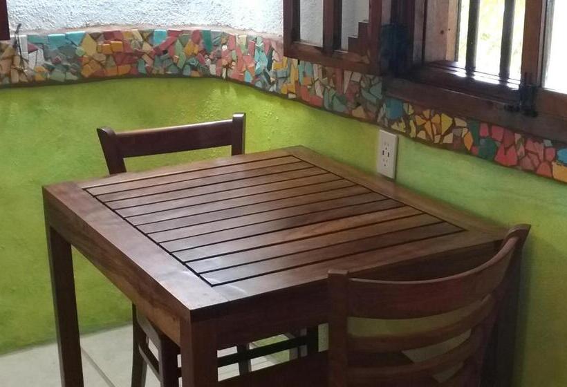 בית מלון כפרי Mayan Beach Garden