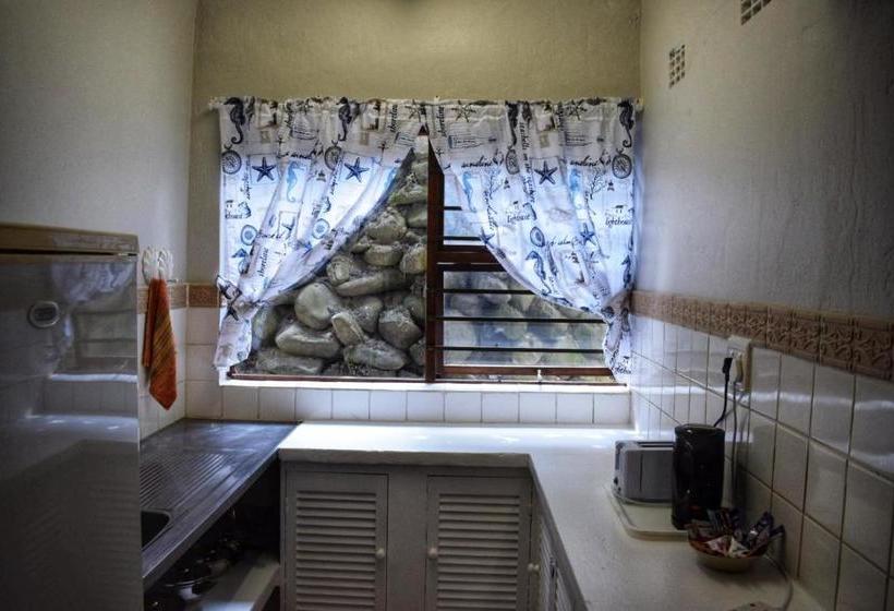 فندق Mitford Self Catering Apartments In Morgan Bay