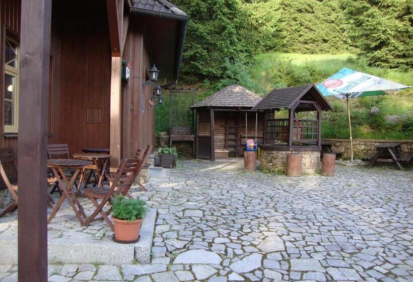 בית מלון כפרי Modrava