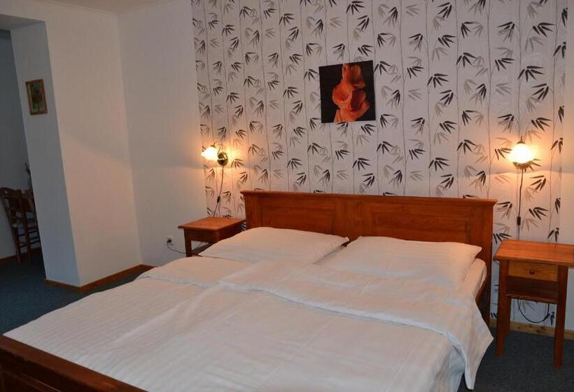 בית מלון כפרי Modrava