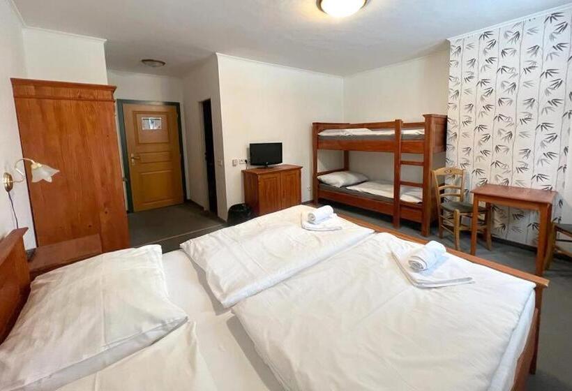 בית מלון כפרי Modrava