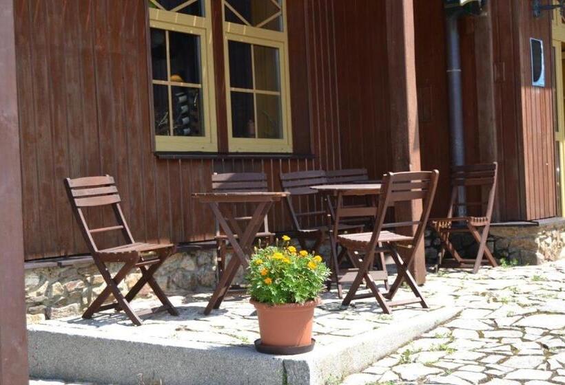 בית מלון כפרי Modrava