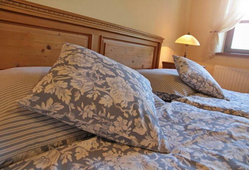 فندق Pension Rothschildův Dvůr