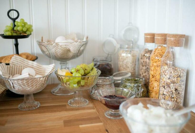 Отель Prästgårdens Pensionat