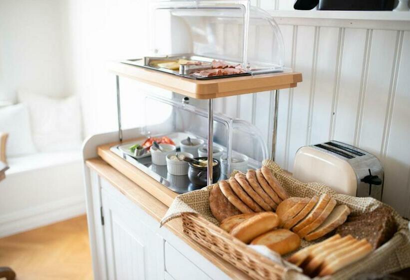 Отель Prästgårdens Pensionat