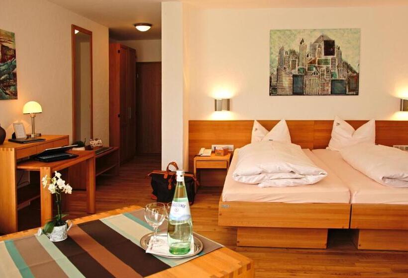 Отель Restaurant Zum Schwan