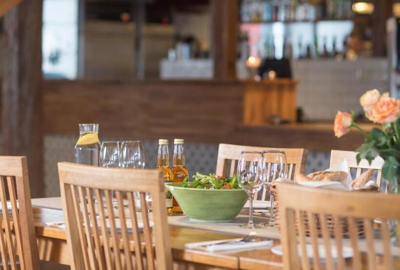 בית מלון כפרי Strand Golf