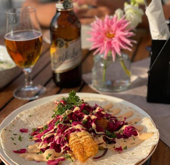 בית מלון כפרי Strand Golf