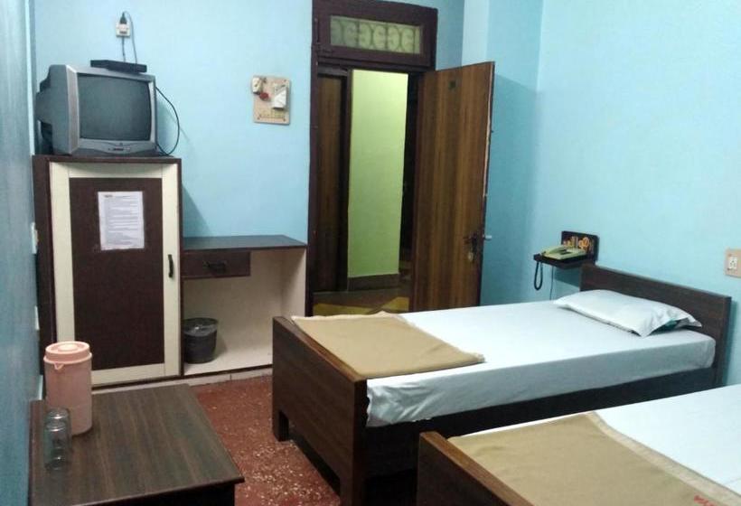 בית מלון כפרי Surya