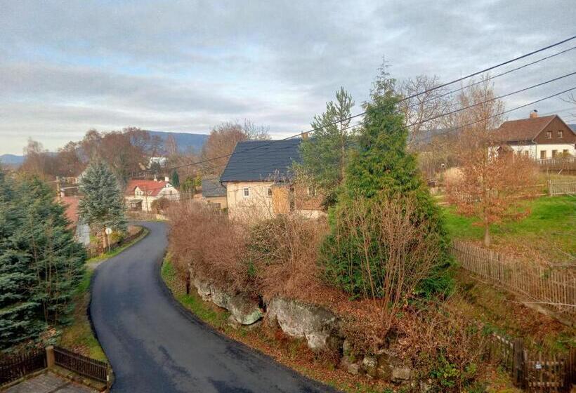 בית מלון כפרי U Zeleného Stromu   Zum Grünen Baum