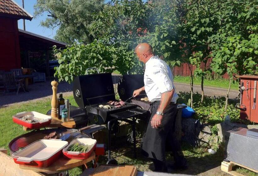 Отель äventyrsgårdens Vandrarhem, Kinnekulle