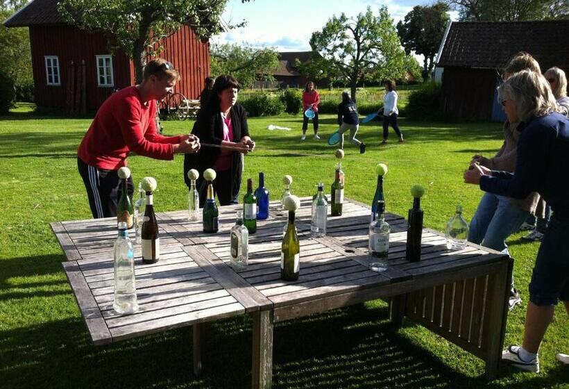 Отель äventyrsgårdens Vandrarhem, Kinnekulle