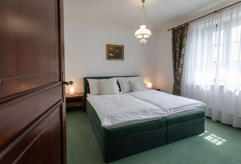 فندق Zámeček Pod Hradem Starý Jičín 111