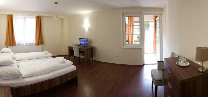 M1 Szekér Csárda Hotel és étterem